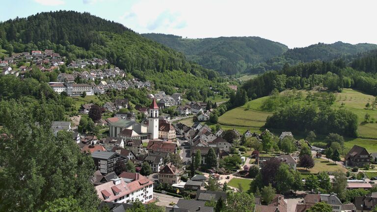 Dieses Bild zeigt eine Webcam-Aufnahme von Ottenhöfen, aufgenommen am Sonntag, den 24.05.2026 um 15:20 Uhr