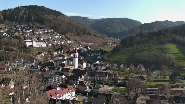 Dieses Bild zeigt eine Webcam-Aufnahme von Ottenhöfen, aufgenommen am Donnerstag, den 19.03.2026 um 16:50 Uhr