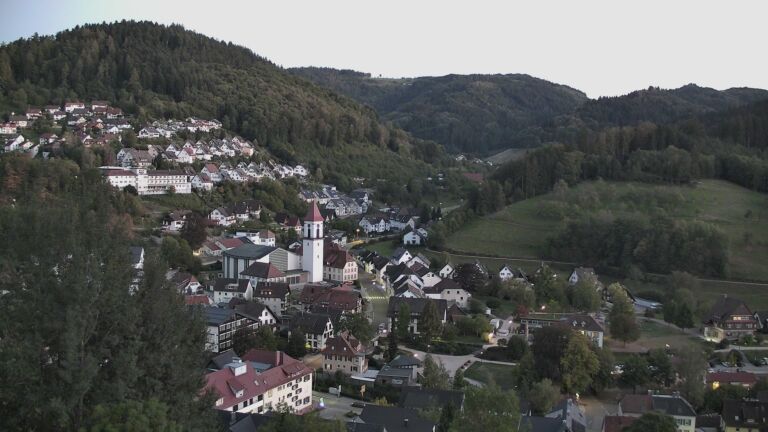 Dieses Bild zeigt eine Webcam-Aufnahme von Ottenhöfen, aufgenommen am Freitag, den 25.09.2026 um 19:40 Uhr