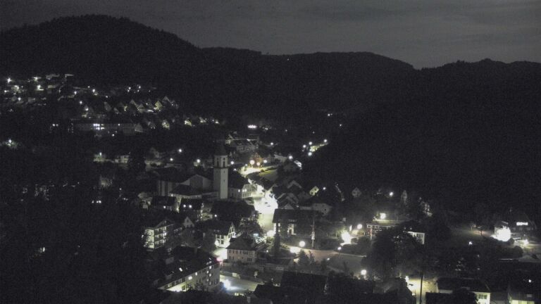 Dieses Bild zeigt eine Webcam-Aufnahme von Ottenhöfen, aufgenommen am Freitag, den 26.06.2026 um 23:30 Uhr