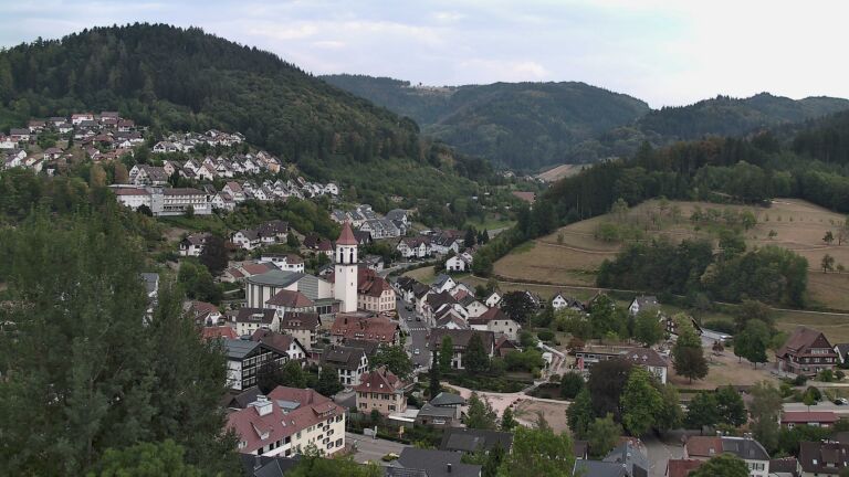Dieses Bild zeigt eine Webcam-Aufnahme von Ottenhöfen, aufgenommen am Sonntag, den 16.08.2026 um 19:20 Uhr