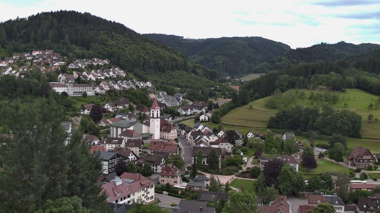 Dieses Bild zeigt eine Webcam-Aufnahme von Ottenhöfen, aufgenommen am Samstag, den 06.06.2026 um 20:40 Uhr