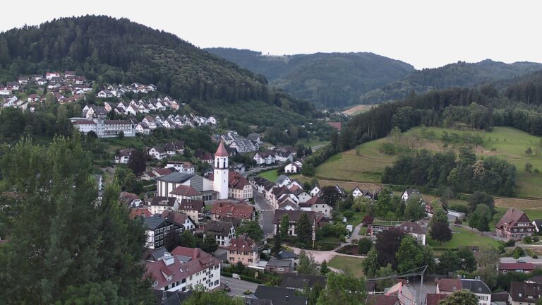Dieses Bild zeigt eine Webcam-Aufnahme von Ottenhöfen, aufgenommen am Dienstag, den 30.06.2026 um 05:50 Uhr