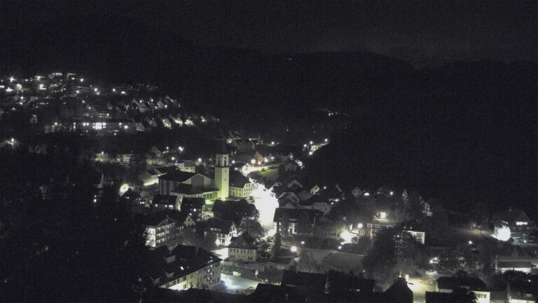 Dieses Bild zeigt eine Webcam-Aufnahme von Ottenhöfen, aufgenommen am Sonntag, den 11.10.2026 um 21:30 Uhr