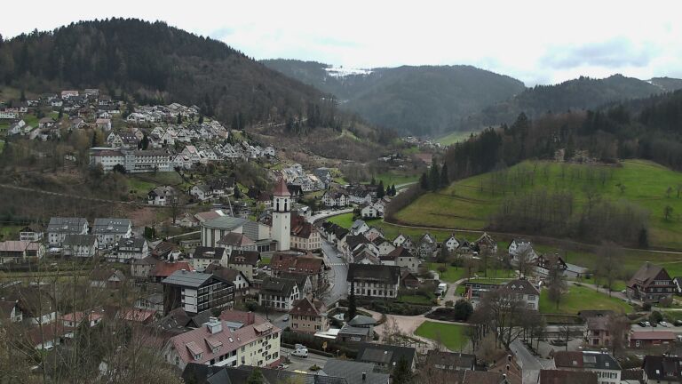 Dieses Bild zeigt eine Webcam-Aufnahme von Ottenhöfen, aufgenommen am Dienstag, den 31.03.2026 um 13:50 Uhr