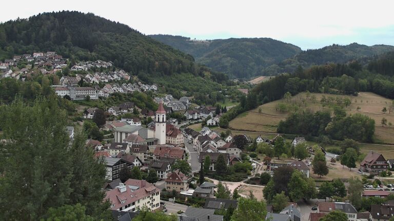 Dieses Bild zeigt eine Webcam-Aufnahme von Ottenhöfen, aufgenommen am Samstag, den 15.08.2026 um 10:50 Uhr