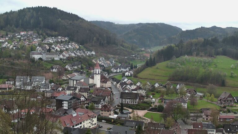 Dieses Bild zeigt eine Webcam-Aufnahme von Ottenhöfen, aufgenommen am Freitag, den 10.04.2026 um 07:30 Uhr