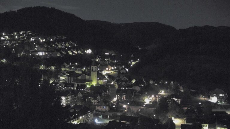 Dieses Bild zeigt eine Webcam-Aufnahme von Ottenhöfen, aufgenommen am Sonntag, den 27.09.2026 um 21:00 Uhr