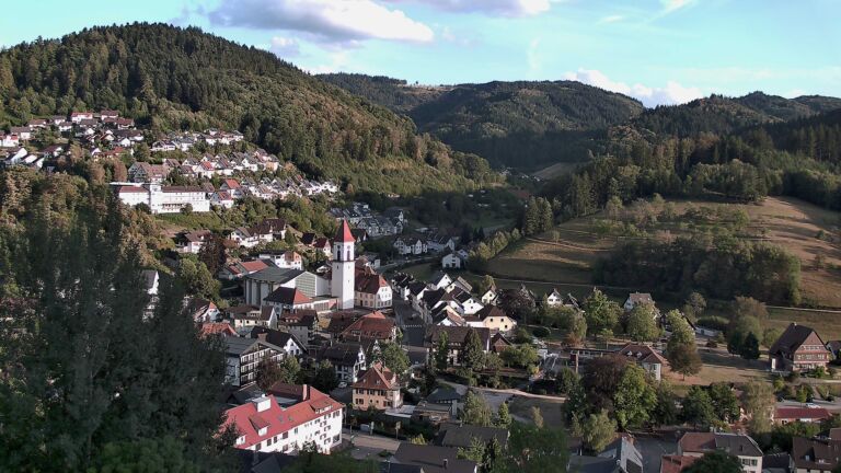 Dieses Bild zeigt eine Webcam-Aufnahme von Ottenhöfen, aufgenommen am Samstag, den 22.08.2026 um 19:20 Uhr
