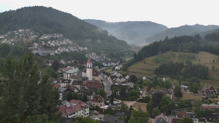Dieses Bild zeigt eine Webcam-Aufnahme von Ottenhöfen, aufgenommen am Samstag, den 01.08.2026 um 06:50 Uhr