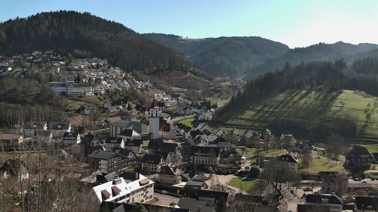 Dieses Bild zeigt eine Webcam-Aufnahme von Ottenhöfen, aufgenommen am Mittwoch, den 25.02.2026 um 13:50 Uhr