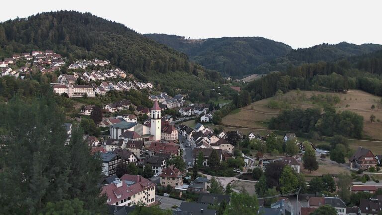 Dieses Bild zeigt eine Webcam-Aufnahme von Ottenhöfen, aufgenommen am Sonntag, den 09.08.2026 um 20:40 Uhr