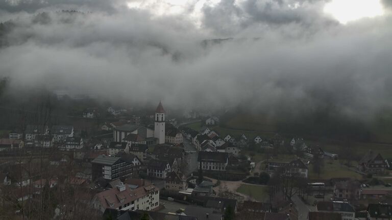 Dieses Bild zeigt eine Webcam-Aufnahme von Ottenhöfen, aufgenommen am Montag, den 02.02.2026 um 13:10 Uhr