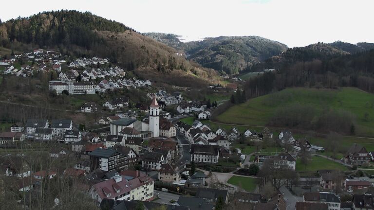 Dieses Bild zeigt eine Webcam-Aufnahme von Ottenhöfen, aufgenommen am Donnerstag, den 26.03.2026 um 16:20 Uhr