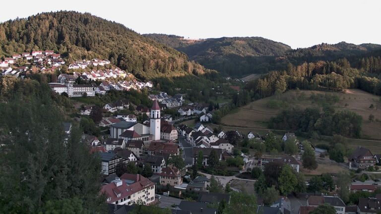Dieses Bild zeigt eine Webcam-Aufnahme von Ottenhöfen, aufgenommen am Mittwoch, den 19.08.2026 um 19:50 Uhr