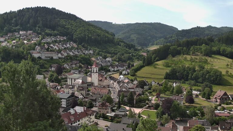 Dieses Bild zeigt eine Webcam-Aufnahme von Ottenhöfen, aufgenommen am Sonntag, den 31.05.2026 um 10:20 Uhr