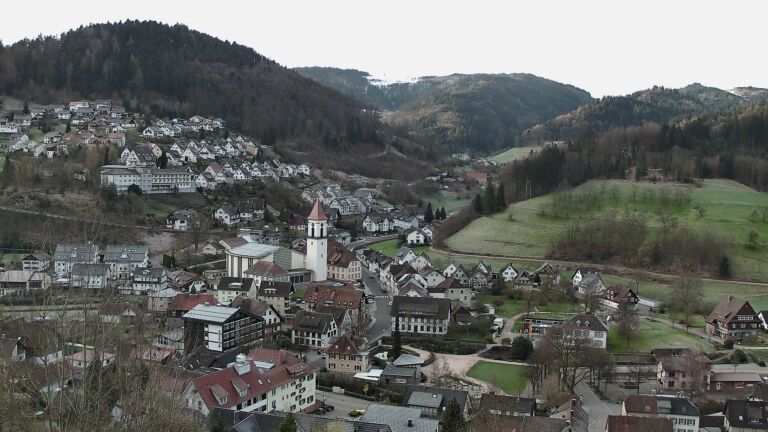 Dieses Bild zeigt eine Webcam-Aufnahme von Ottenhöfen, aufgenommen am Samstag, den 28.03.2026 um 07:10 Uhr