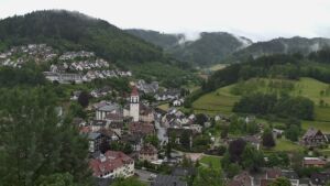 Dieses Bild zeigt eine Webcam-Aufnahme von Ottenhöfen, aufgenommen am Dienstag, den 02.06.2026 um 17:10 Uhr