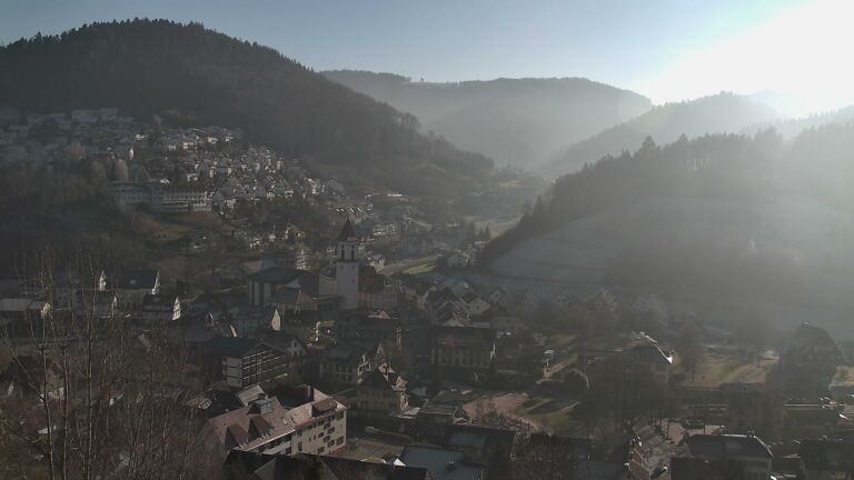 Dieses Bild zeigt eine Webcam-Aufnahme von Ottenhöfen, aufgenommen am Sonntag, den 28.12.2025 um 13:40 Uhr