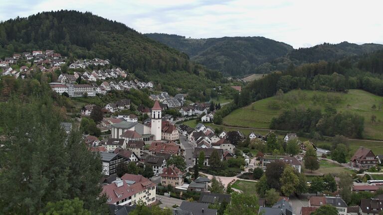 Dieses Bild zeigt eine Webcam-Aufnahme von Ottenhöfen, aufgenommen am Donnerstag, den 24.09.2026 um 16:50 Uhr