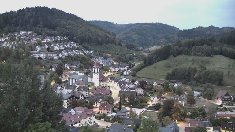 Dieses Bild zeigt eine Webcam-Aufnahme von Ottenhöfen, aufgenommen am Donnerstag, den 01.10.2026 um 07:00 Uhr
