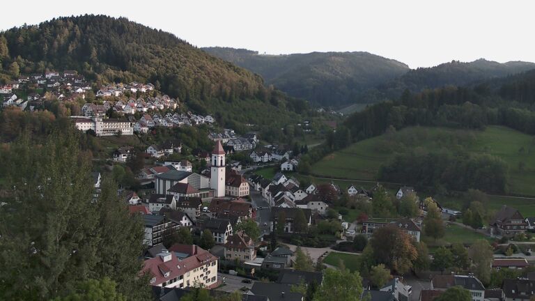 Dieses Bild zeigt eine Webcam-Aufnahme von Ottenhöfen, aufgenommen am Montag, den 19.10.2026 um 17:40 Uhr