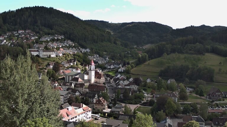 Dieses Bild zeigt eine Webcam-Aufnahme von Ottenhöfen, aufgenommen am Donnerstag, den 10.09.2026 um 16:10 Uhr