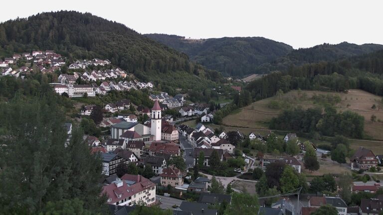 Dieses Bild zeigt eine Webcam-Aufnahme von Ottenhöfen, aufgenommen am Freitag, den 07.08.2026 um 20:50 Uhr