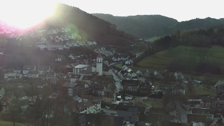 Dieses Bild zeigt eine Webcam-Aufnahme von Ottenhöfen, aufgenommen am Donnerstag, den 18.12.2025 um 09:30 Uhr