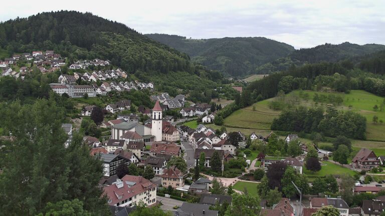 Dieses Bild zeigt eine Webcam-Aufnahme von Ottenhöfen, aufgenommen am Dienstag, den 16.06.2026 um 10:30 Uhr