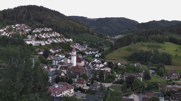 Dieses Bild zeigt eine Webcam-Aufnahme von Ottenhöfen, aufgenommen am Mittwoch, den 01.07.2026 um 21:30 Uhr