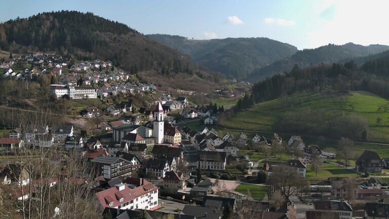 Dieses Bild zeigt eine Webcam-Aufnahme von Ottenhöfen, aufgenommen am Sonntag, den 22.03.2026 um 16:10 Uhr