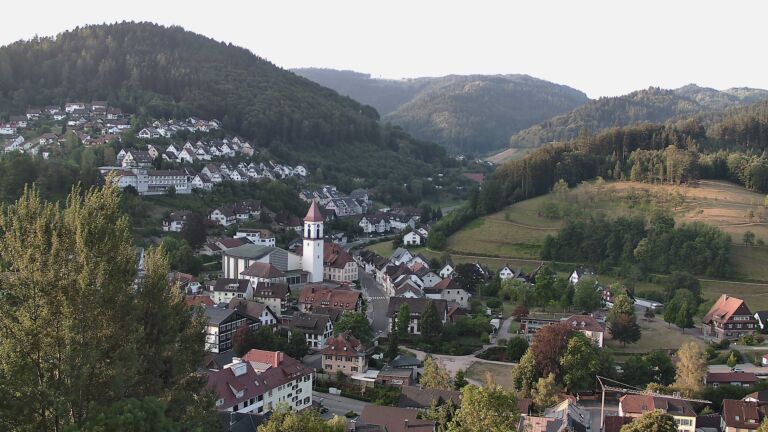 Dieses Bild zeigt eine Webcam-Aufnahme von Ottenhöfen, aufgenommen am Sonntag, den 02.08.2026 um 07:10 Uhr