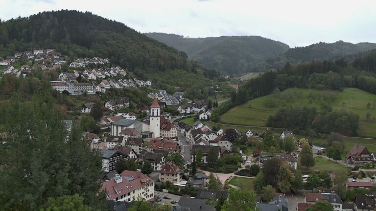 Dieses Bild zeigt eine Webcam-Aufnahme von Ottenhöfen, aufgenommen am Freitag, den 09.10.2026 um 15:30 Uhr