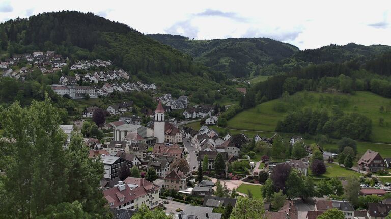 Dieses Bild zeigt eine Webcam-Aufnahme von Ottenhöfen, aufgenommen am Sonntag, den 17.05.2026 um 11:40 Uhr