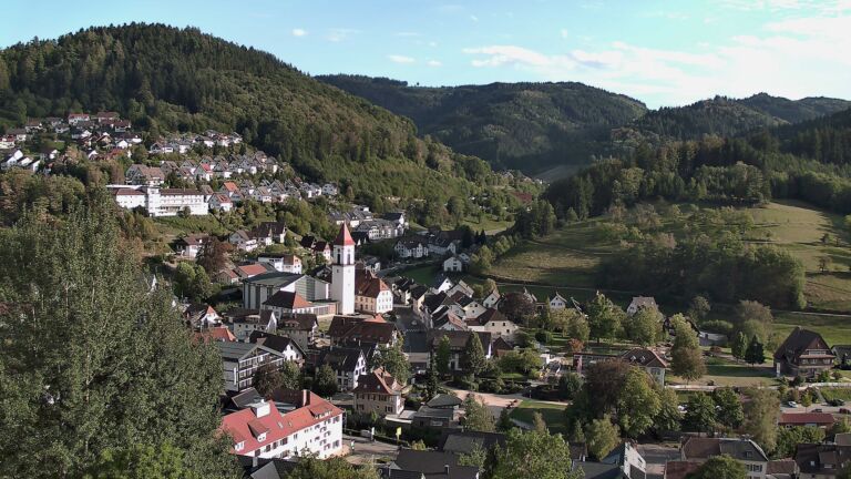 Dieses Bild zeigt eine Webcam-Aufnahme von Ottenhöfen, aufgenommen am Freitag, den 11.09.2026 um 17:50 Uhr