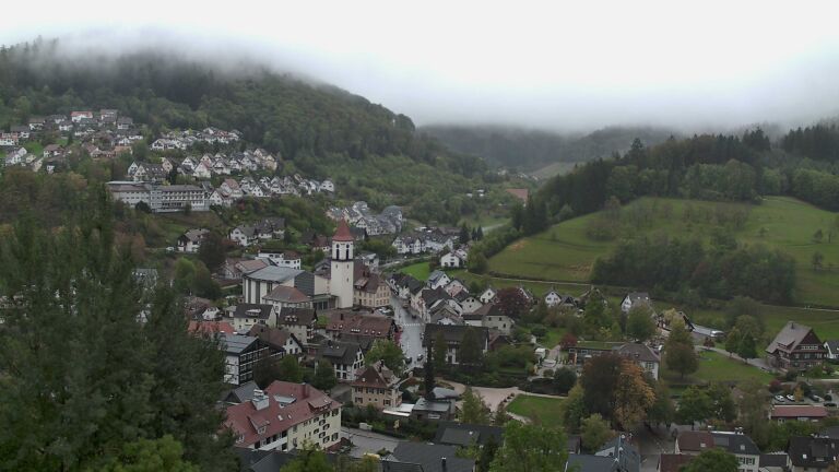 Dieses Bild zeigt eine Webcam-Aufnahme von Ottenhöfen, aufgenommen am Samstag, den 17.10.2026 um 11:00 Uhr