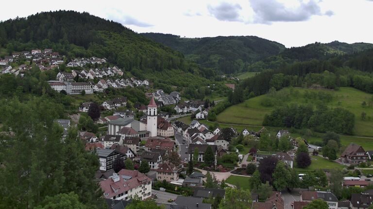 Dieses Bild zeigt eine Webcam-Aufnahme von Ottenhöfen, aufgenommen am Dienstag, den 19.05.2026 um 15:40 Uhr