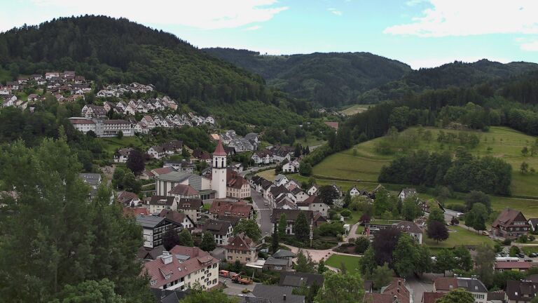 Dieses Bild zeigt eine Webcam-Aufnahme von Ottenhöfen, aufgenommen am Dienstag, den 02.06.2026 um 11:10 Uhr