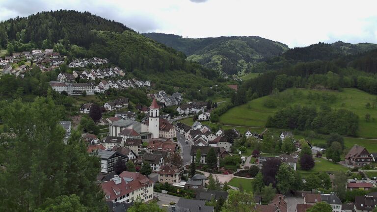 Dieses Bild zeigt eine Webcam-Aufnahme von Ottenhöfen, aufgenommen am Donnerstag, den 14.05.2026 um 12:20 Uhr