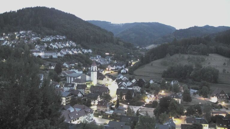 Dieses Bild zeigt eine Webcam-Aufnahme von Ottenhöfen, aufgenommen am Sonntag, den 16.08.2026 um 05:50 Uhr