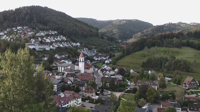 Dieses Bild zeigt eine Webcam-Aufnahme von Ottenhöfen, aufgenommen am Sonntag, den 20.09.2026 um 08:10 Uhr