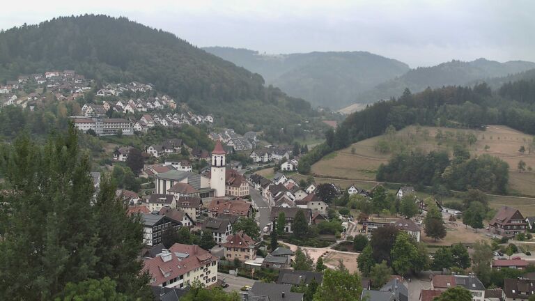 Dieses Bild zeigt eine Webcam-Aufnahme von Ottenhöfen, aufgenommen am Montag, den 17.08.2026 um 09:30 Uhr