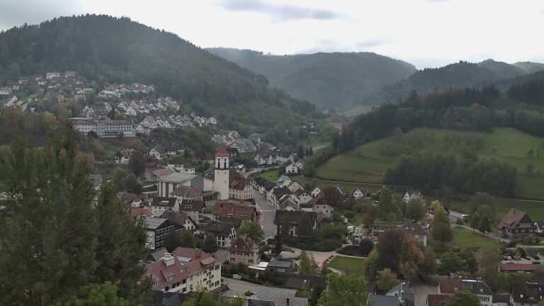 Dieses Bild zeigt eine Webcam-Aufnahme von Ottenhöfen, aufgenommen am Montag, den 19.10.2026 um 12:10 Uhr