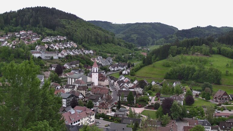 Dieses Bild zeigt eine Webcam-Aufnahme von Ottenhöfen, aufgenommen am Dienstag, den 05.05.2026 um 07:30 Uhr