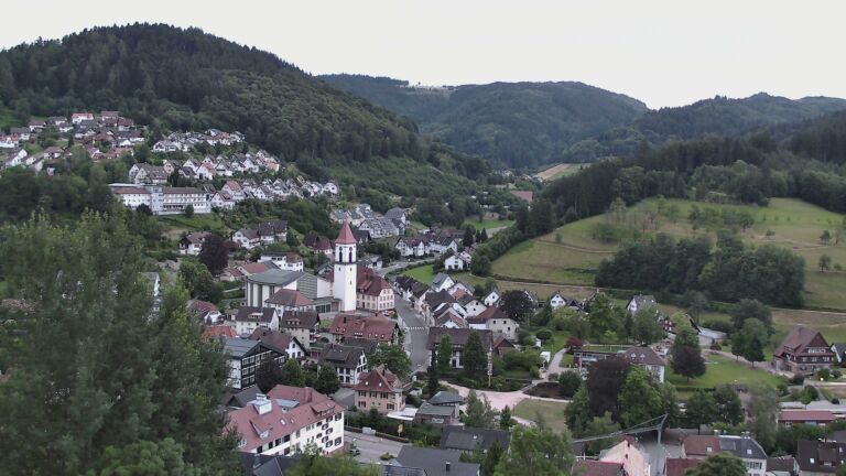 Dieses Bild zeigt eine Webcam-Aufnahme von Ottenhöfen, aufgenommen am Sonntag, den 05.07.2026 um 05:30 Uhr