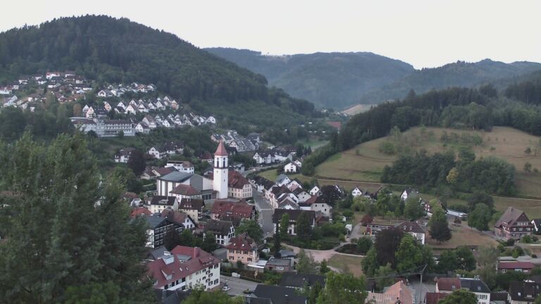 Dieses Bild zeigt eine Webcam-Aufnahme von Ottenhöfen, aufgenommen am Samstag, den 18.07.2026 um 05:30 Uhr