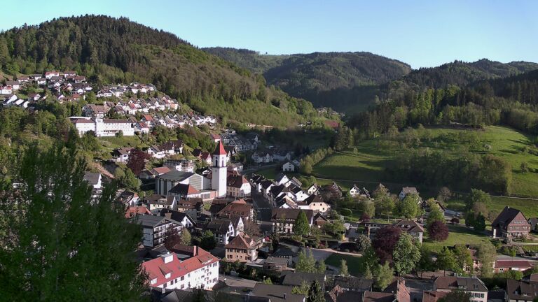 Dieses Bild zeigt eine Webcam-Aufnahme von Ottenhöfen, aufgenommen am Mittwoch, den 29.04.2026 um 19:10 Uhr