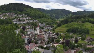 Dieses Bild zeigt eine Webcam-Aufnahme von Ottenhöfen, aufgenommen am Dienstag, den 19.05.2026 um 13:30 Uhr
