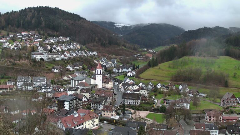 Dieses Bild zeigt eine Webcam-Aufnahme von Ottenhöfen, aufgenommen am Montag, den 30.03.2026 um 18:50 Uhr